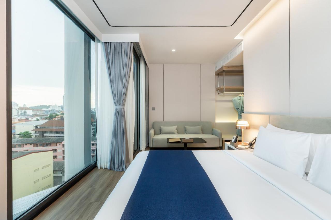Arbour Hotel And Residence Pattaja Kültér fotó Deluxe Room