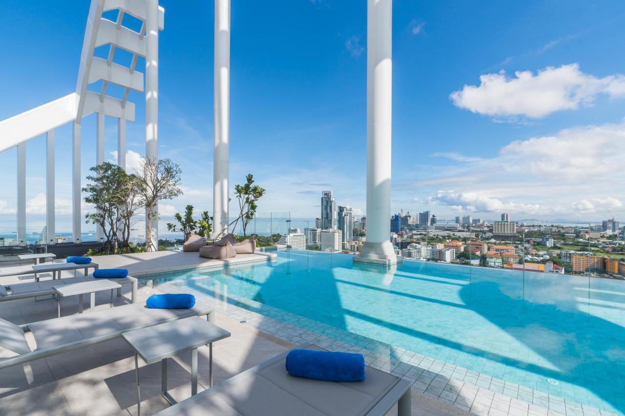 Arbour Hotel And Residence Pattaja Kültér fotó Infinity pool at the rooftop