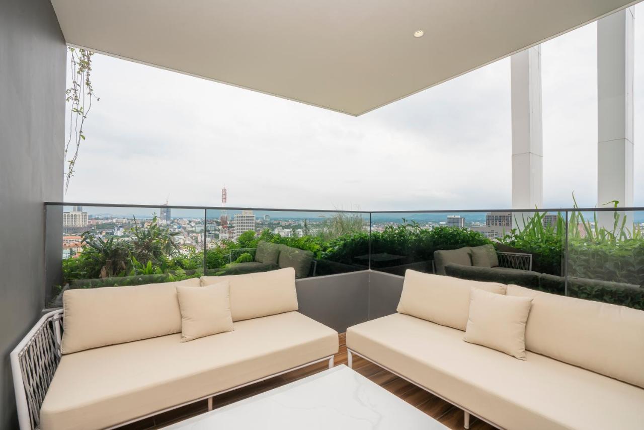 Arbour Hotel And Residence Pattaja Kültér fotó The Sky Garden